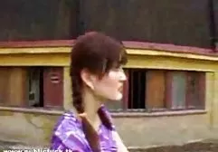 宝贝在乳胶strapon她金发碧眼的女朋友女同性恋