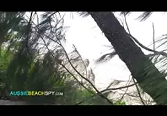 三只美丽的小鸡让自己他妈的年轻