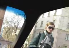 18岁的lolita被一个成年男子性交