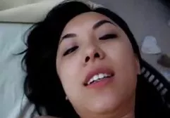 一群性感的小鸡他妈的和一个男人在一起