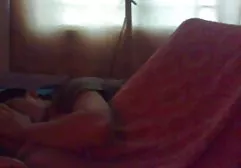 两个坚固的开车送女孩，并且很难干
