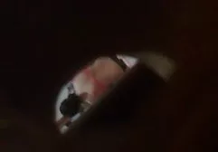 年轻的摄像头模型肮脏的Dani显示她的喉咙