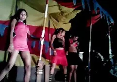 新郎打电话给第一个新婚之夜的外人男孩和女孩