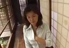 黑头发的女孩把自己给了老兄