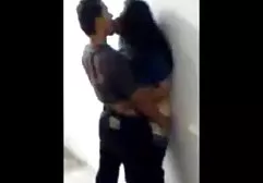 在狗的姿势热自制性