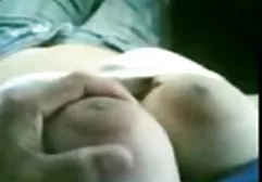 这家伙在惩罚中舔他妻子的脚