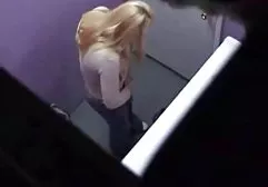 有一个大鸡巴的白人乱搞黑人妇女
