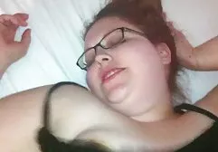 性感的瑜伽教练猛击他的年轻学生