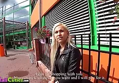 英俊的丹尼斯得到屁股性交