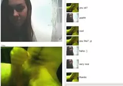 三个女同性恋者和一个男人发生了很多性关系