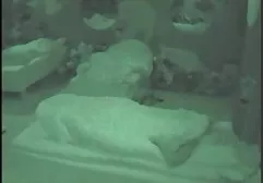 妻子和女朋友吮吸swinger鸡巴