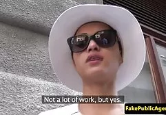 热脱衣舞后与小鸡的肛交