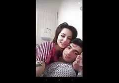 老人在屁股上操他性感的孙女