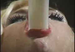 妈妈无法抗拒，并制作口交儿子
