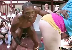 诱人的乌克兰小鸡他妈的与经验丰富的男子气概