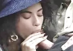 老他妈的诱惑了一个年轻的后卫