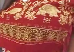 荡妇乔安娜给黑人情人一个口交，骑在他的阴茎上