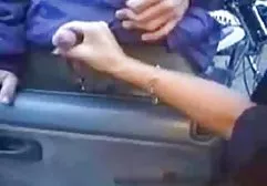 Meana给了爸爸一个梦幻般的手淫