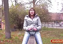 Dude正在为他的女朋友煎炸癌症