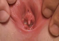 姨妈在混蛋上睡觉，想要做爱