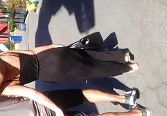 孤独的变态者订购了他的性玩偶