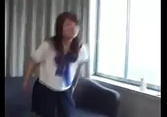 莉娜自慰毛茸茸的毛皮