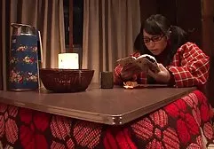 那家伙睡着了，用美丽的山雀操了亚洲人