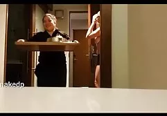 Krissy Lynn孜孜不倦地紧紧抓住许多男人