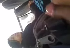 青少年荡妇一下子和两个家伙一起玩