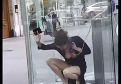 甜蜜的公鸡性交了一个朋友，完成了他的屁股