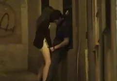 男人在开胃的屁股里炸雪少女