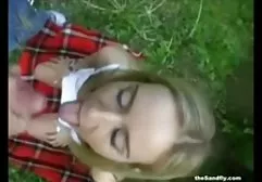 阿拉伯为他的生日扯掉了一个卧床不起的黑人妇女