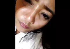 斯温格安排他的妻子与邻居三人组