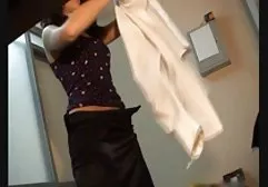 肥胖的女人甚至没有意识到醉酒正在看着她们