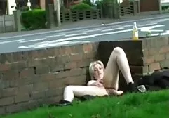 一个娃娃在早上他妈的自己与性玩具