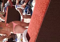 两个女同性恋在床上玩