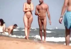凯蒂的高品质口交结束在她的嘴里