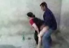 很高兴与她的男朋友的美味屁股女朋友热情和努力地乱搞她