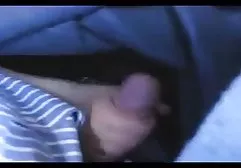 短发女同性恋成瘾与奶油口交