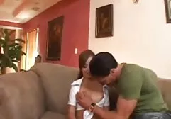 两个他妈的黑发男人和一个老男人很难相爱