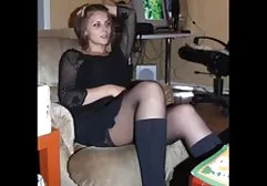 这个男孩在一个裸体海滩上拍摄裸女