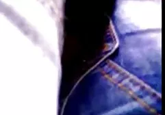 有紧的胸部的成熟妇女在肛门性交