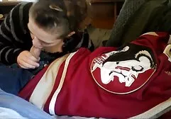 男性在避孕套吐唾液sisyastuyu母狗