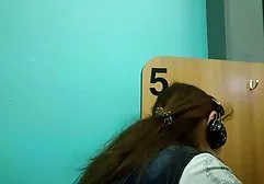 鱼网丝袜的可爱荡妇吮吸公鸡和乱搞