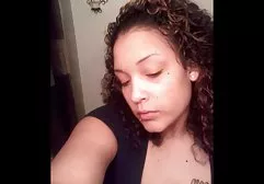 我在沙滩上捡到一个德国女人，在房间里把她和癌症搞砸了