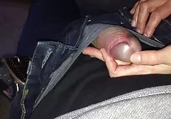 米娅在色情独奏后自慰