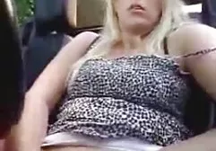 Stepbrother着名地敲打着她美味的妹妹