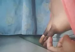 和俄罗斯女同性恋者一起拍摄色情电影