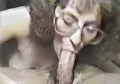 Mukla年龄吮吸黑人站立的辣根