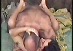 连裤袜的俄罗斯姑娘猛拉她的脚和乱搞癌症在她的阴部
